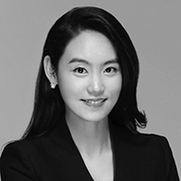 이신혜(흑백).png